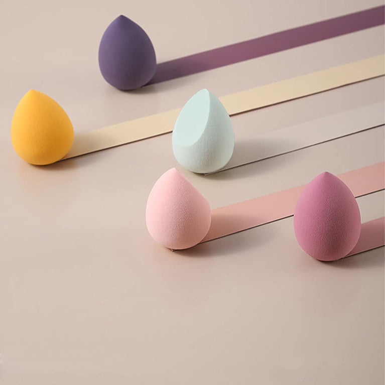 Set of 4 Latex-Free Sponges in Various Shapes with Portable Case for Seamless Foundation Application and Blending