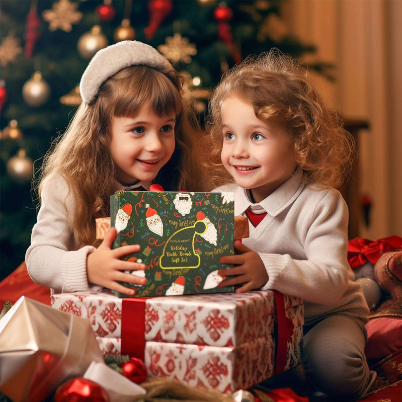 BODY & EARTH Christmas Bath Bombs Gift Set - Handmade Bubble and Floating Fizzies Spa Kit, Xmas Gifts for Women, Mom, Her