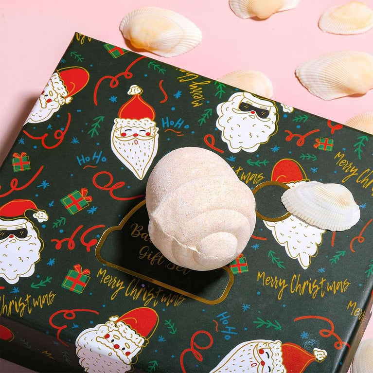 BODY & EARTH Christmas Bath Bombs Gift Set - Handmade Bubble and Floating Fizzies Spa Kit, Xmas Gifts for Women, Mom, Her