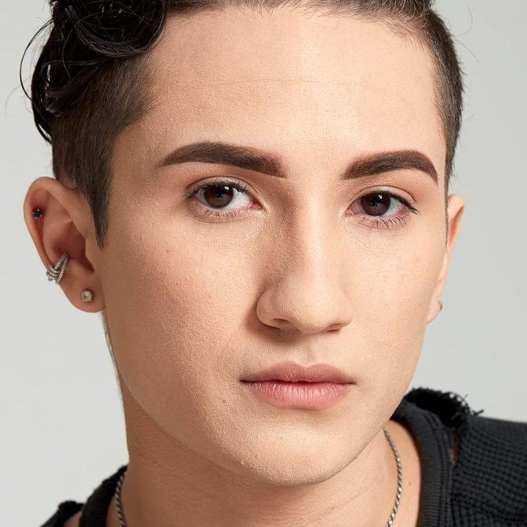 NYX Vegan Mineral Based Finishing Powder, Absorbs Oil for Matte Finish, Light/Medium Tone