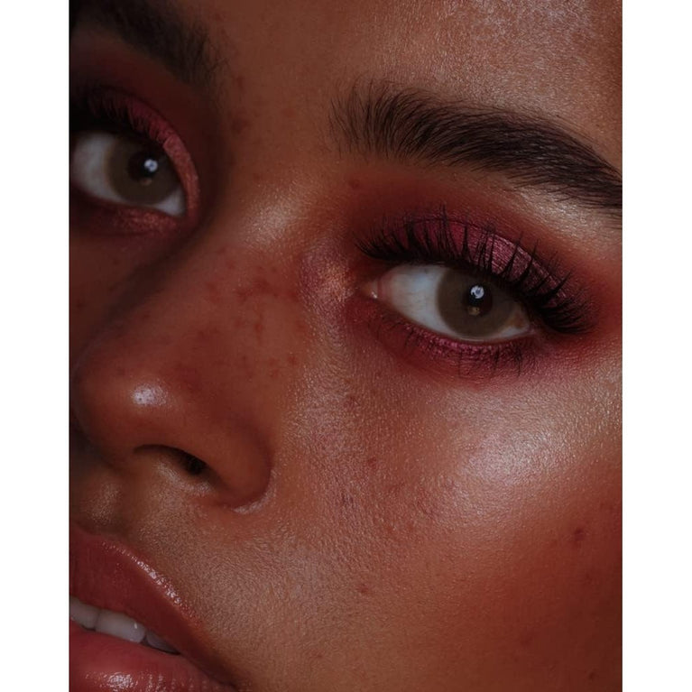 Revolution Beauty London Luxe Satin Kiss Lip Liner