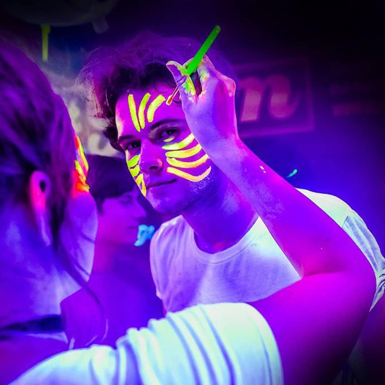 AOOWU 8-Color UV Reactive Face and Body Neon Paint Set with Palette and Brushes, Safe and Easy-to-Clean Glow-in-the-Dark Makeup Kit for Parties, Festivals and Halloween Events