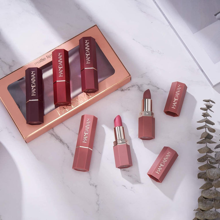 Matte Finish Lipstick Set - Waterproof, Intense Pigment, Long-Lasting Lip Makeup Kit (6 Colors) - Ideal Gift for Women for All Occasions