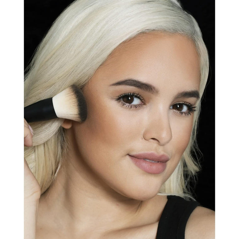 Maybelline City Bronze, Silky Smooth Bronzer in Shade 250 Medium Warm