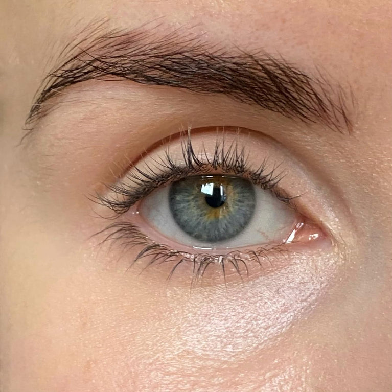 Revolution Beauty London's Illuminating Eye Concealer - Targets Under-Eye Circles and Redness, Vegan and Cruelty-free, 3ml