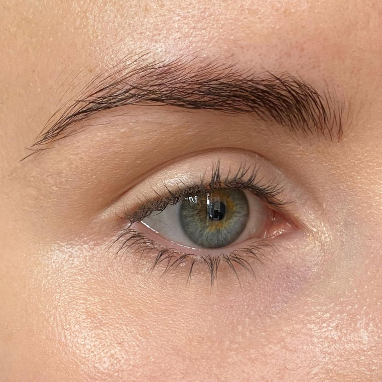 Revolution Beauty London's Illuminating Eye Concealer - Targets Under-Eye Circles and Redness, Vegan and Cruelty-free, 3ml