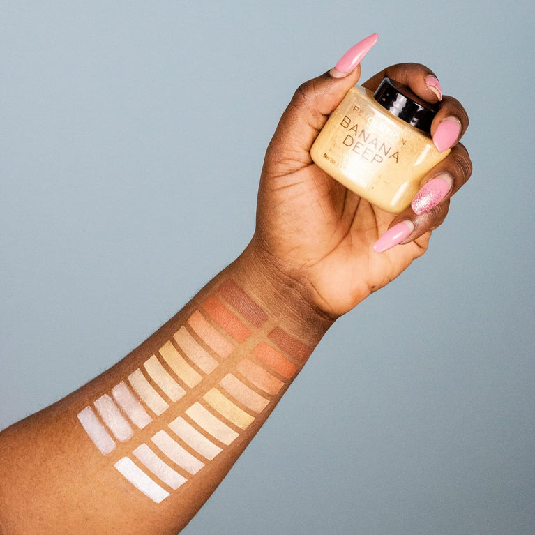 Revolution Beauty London Radiance-Boosting Loose Baking Powder with Long-Lasting Coverage