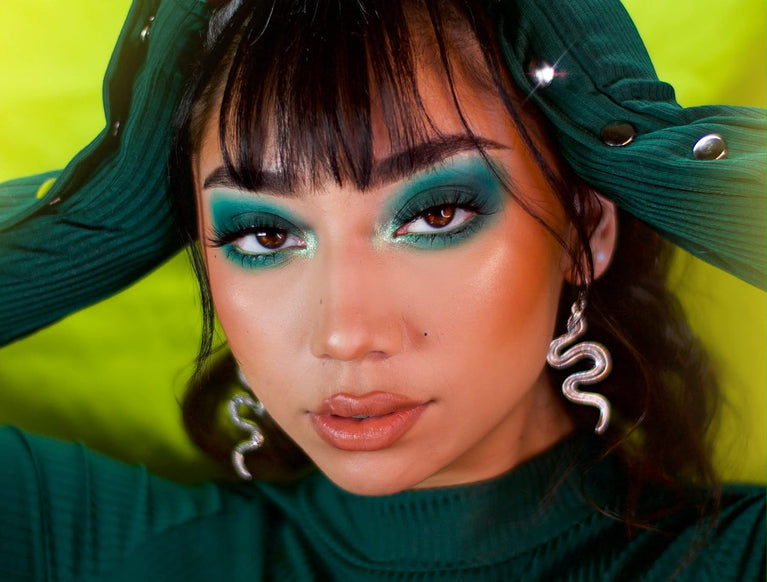 Makeup Revolution's Forever Flawless 18-shade Cannabis Sativa Infused Eyeshadow Palette with Matte and Shimmer Finishes, 19.8g - Chilled