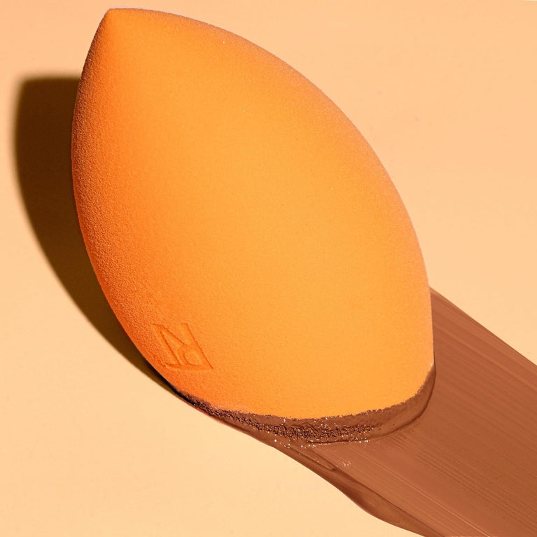 48ml Miracle Sponge for Liquid and Cream Foundations, Provides Natural, Dewy Finish with Light to Medium Coverage