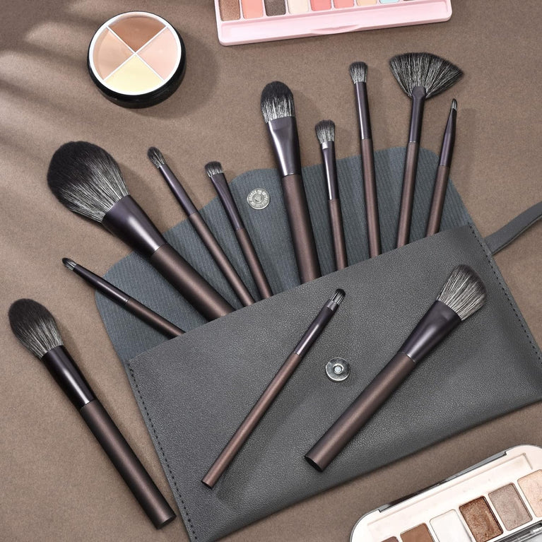 Flawless Face Essentials: 12-Piece Coffee Makeup Brush Set with Stylish Pink Handles