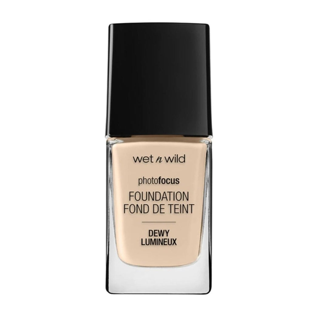 Dewy Glow Photo Focus Foundation: Perfect for Dry to Normal Skin, Offering Buildable Coverage and Long-lasting Wear
