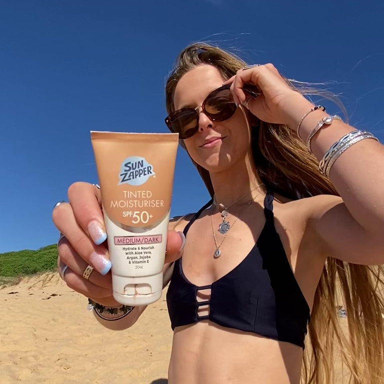 Sun Zapper SPF 50 Tinted Face Moisturiser - Lightweight BB Cream with Aloe Vera and Vitamin E - Light/Medium Shade